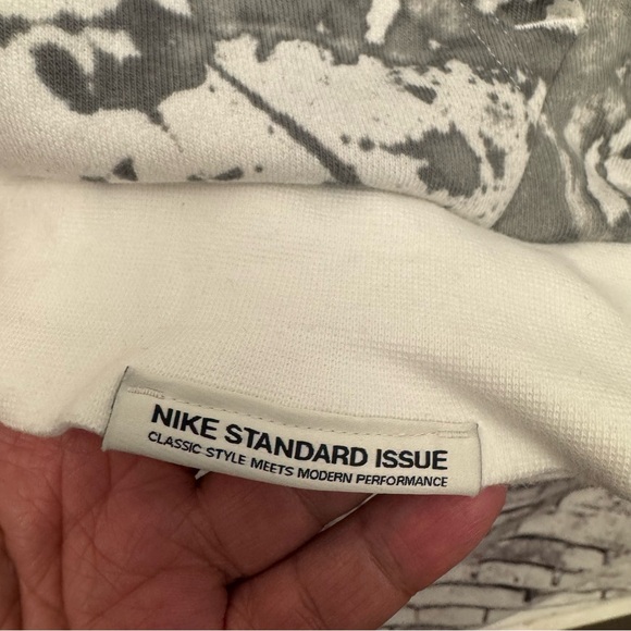 Nike Standard Issue Fly Splatter Hoodie SZ S - Picture 6 of 7